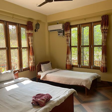 Tara Guesthouse - Sauraha,Chitwan Экстерьер фото