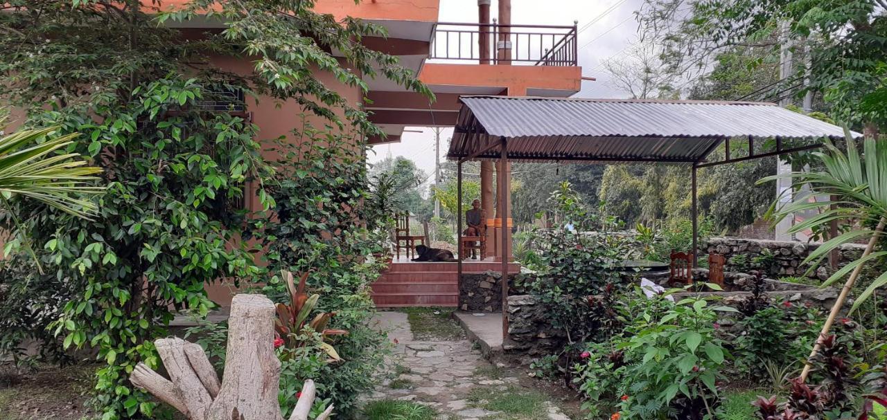 Tara Guesthouse - Sauraha,Chitwan Экстерьер фото