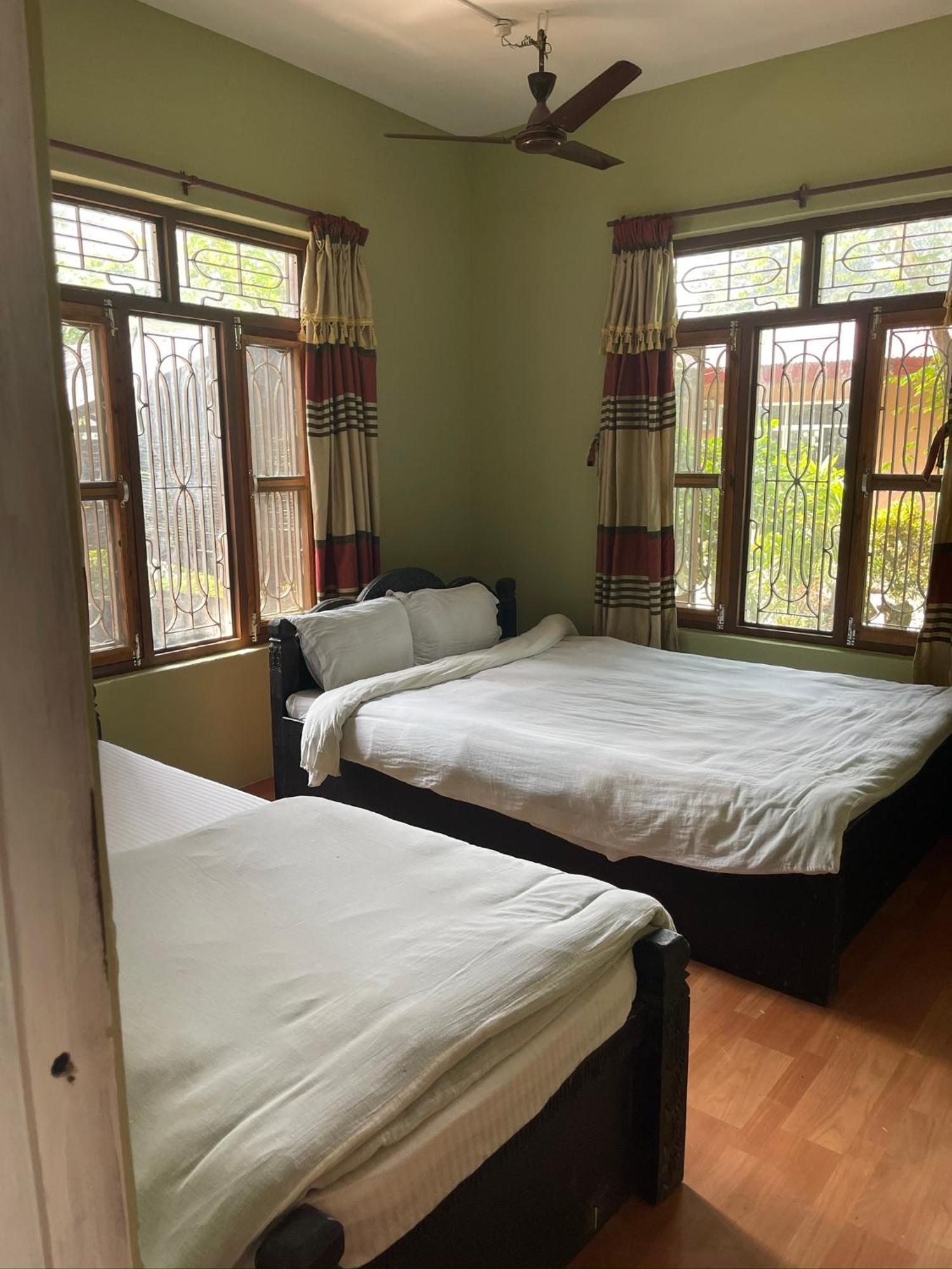 Tara Guesthouse - Sauraha,Chitwan Экстерьер фото