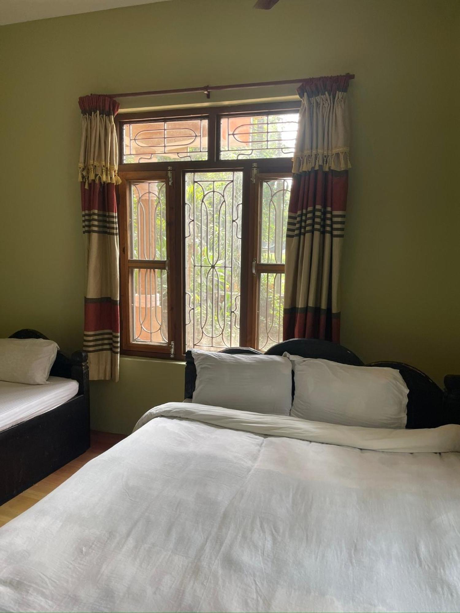 Tara Guesthouse - Sauraha,Chitwan Экстерьер фото